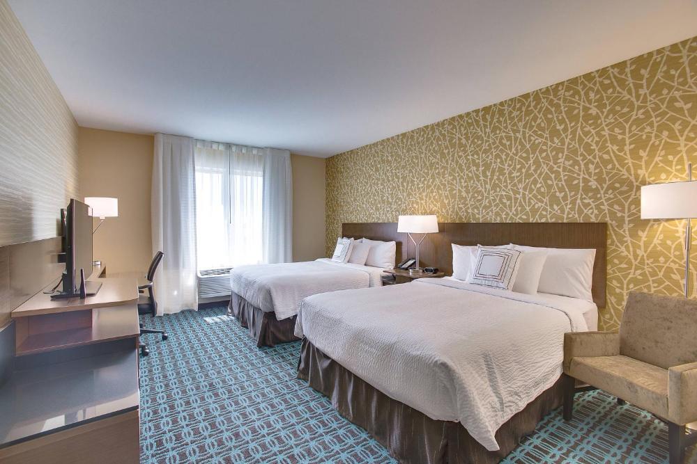 Queen Room with Two Queen Beds - Communication Assistance interior